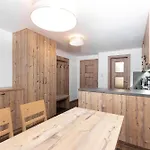 Garni Stefani 3* فنت